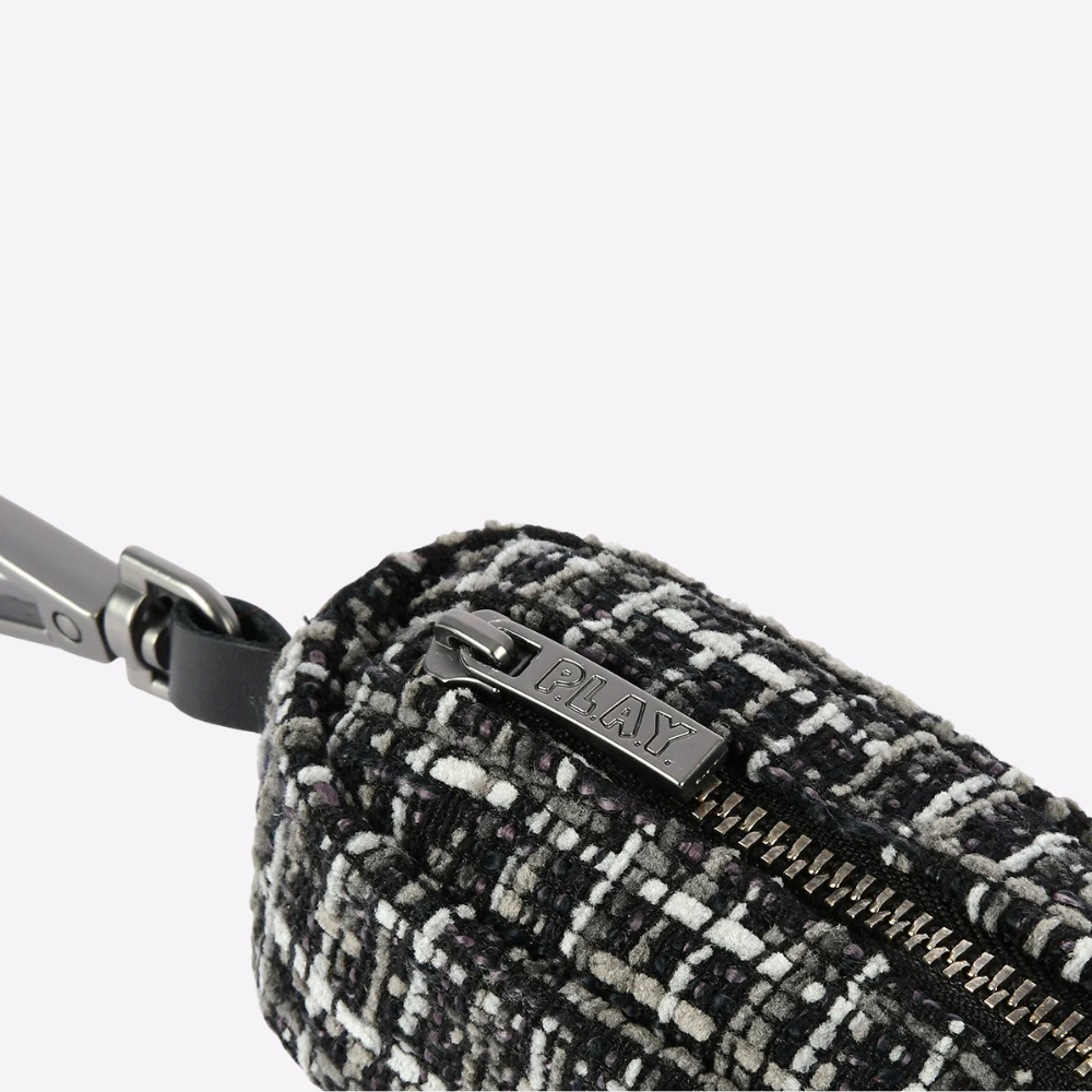 distributeur-de-sacs-a-crottes-en-tissu-tweed-noir-et-gris-pet-play-2 distributeur-de-sacs-a-crottes-en-tissu-tweed-noir-et-gris-pet-play